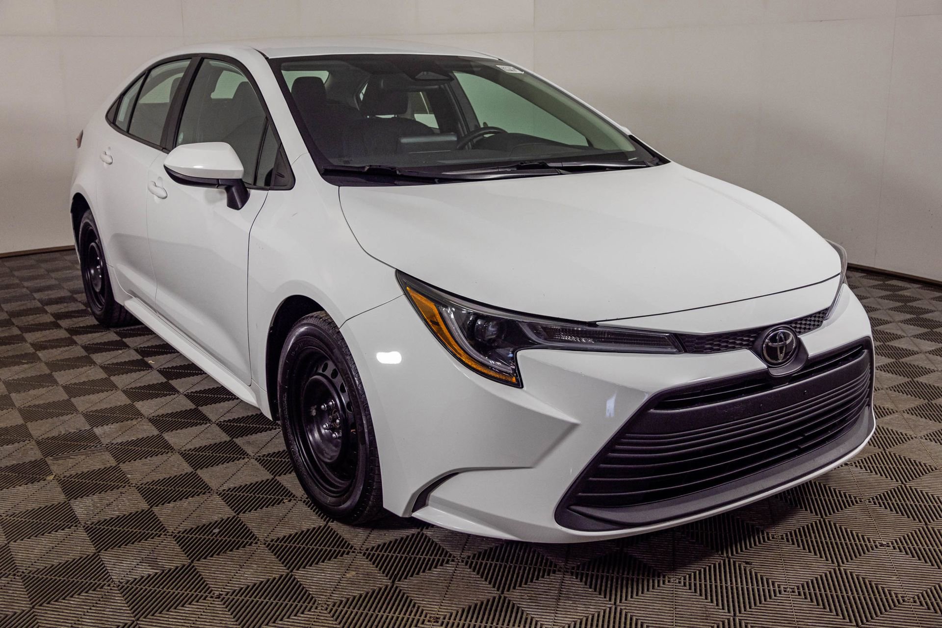 Used 2023 Toyota Corolla LE FWD image 10