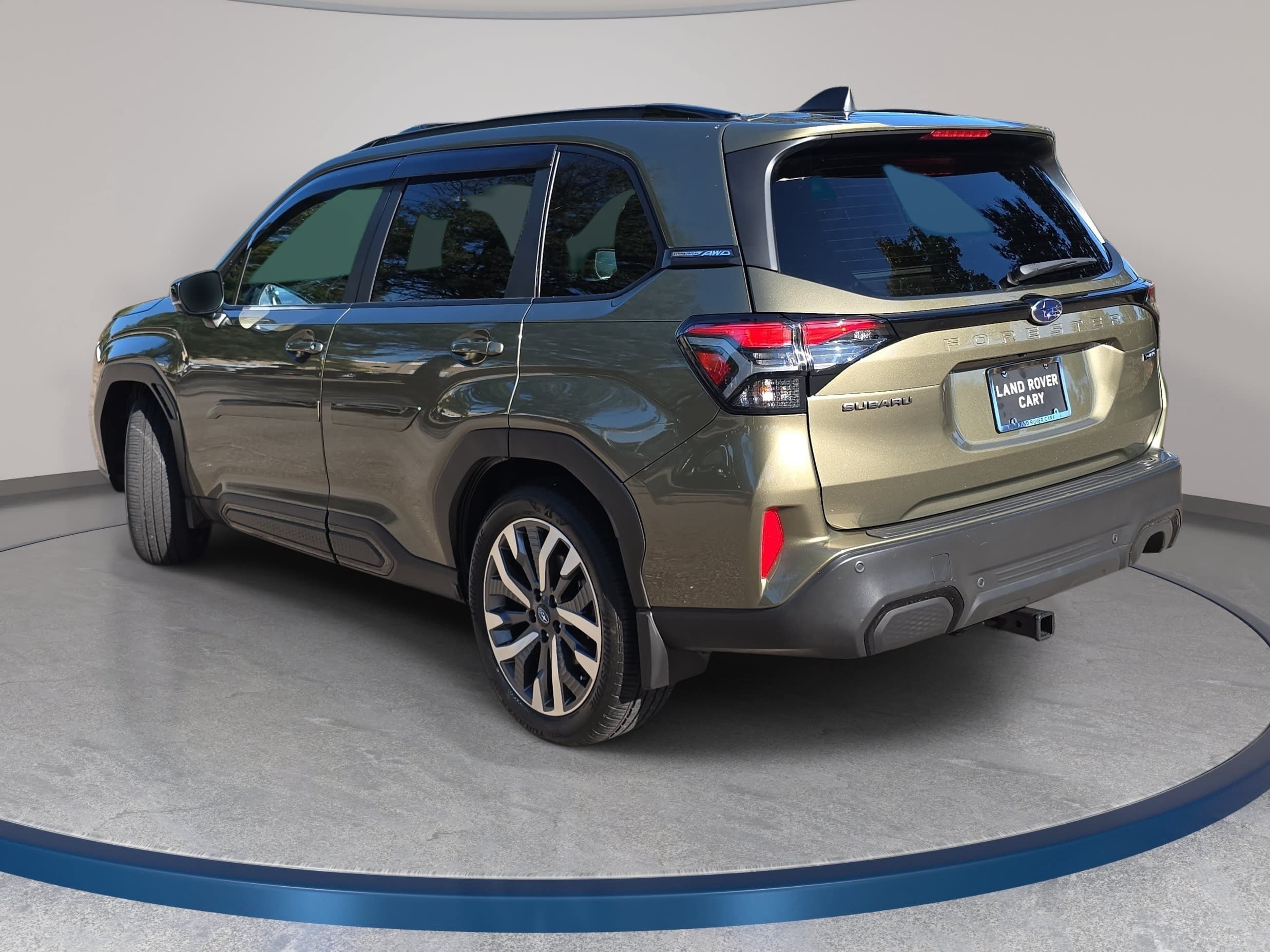 Used 2025 Subaru Forester Touring AWD/4WD image 7