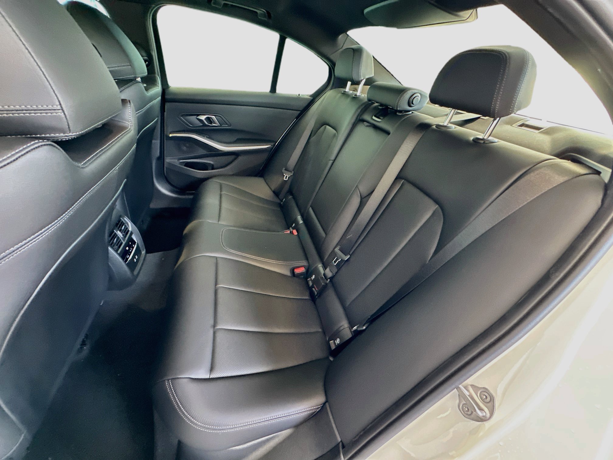 New 2026 BMW 330i Sedan w/ Convenience Package RWD image 22