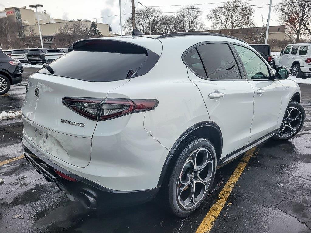 Used 2024 Alfa Romeo Stelvio Veloce image 7