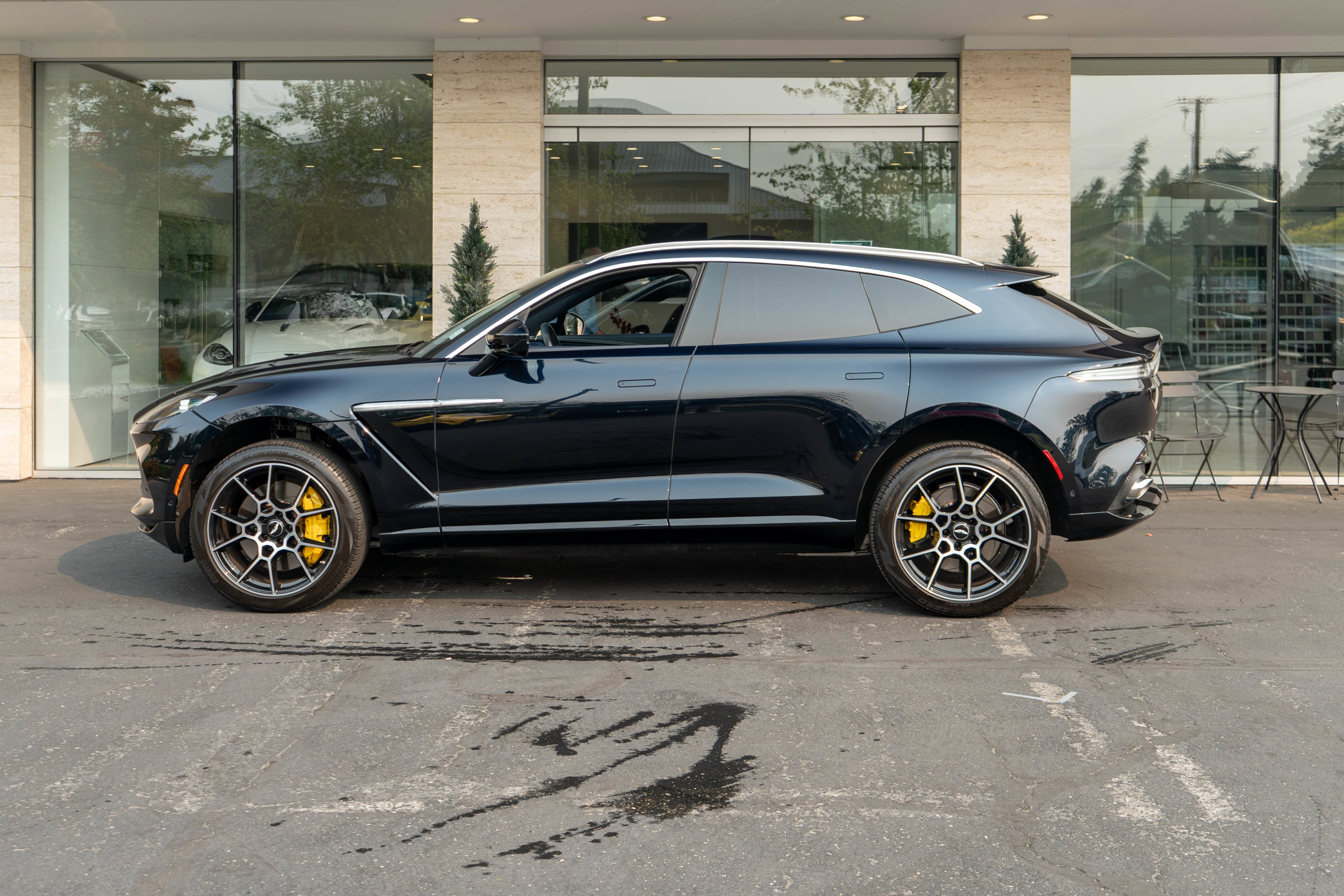 Used 2021 Aston Martin DBX image 41