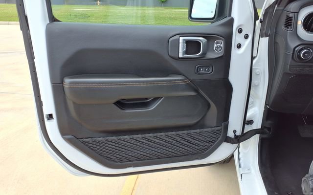 Used 2025 Jeep Wrangler Unlimited Sahara AWD/4WD image 14