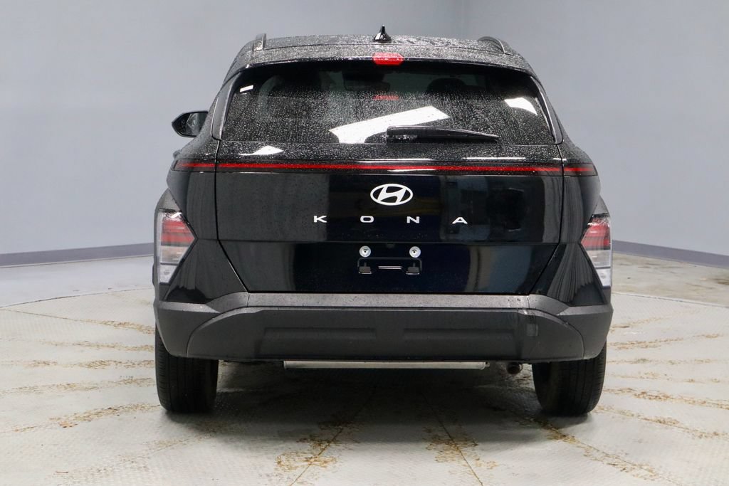 Certified 2025 Hyundai Kona SEL FWD image 11