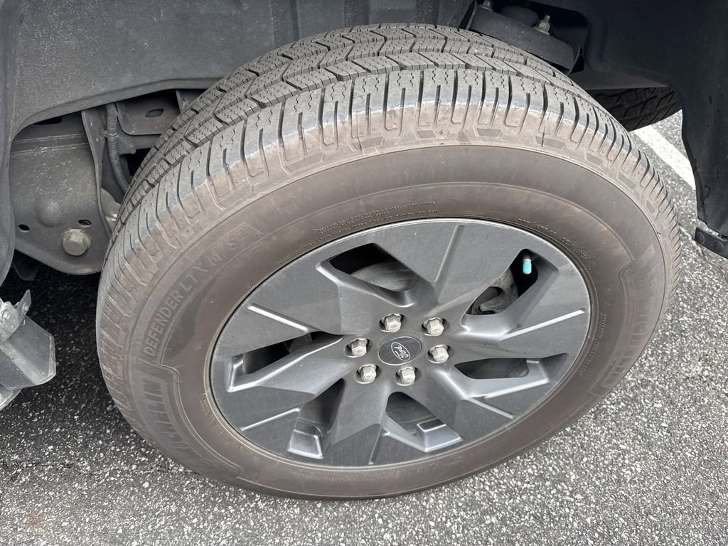 Used 2022 Ford F150 Lightning Lariat image 18