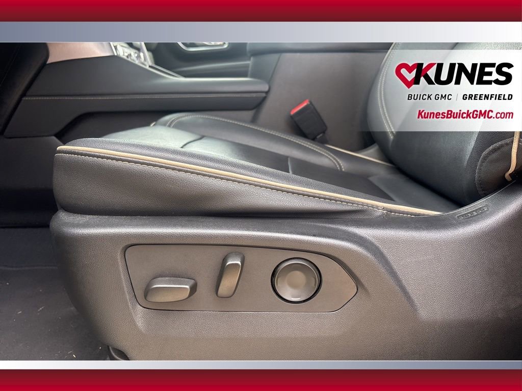 Used 2024 GMC Yukon XL SLT image 15