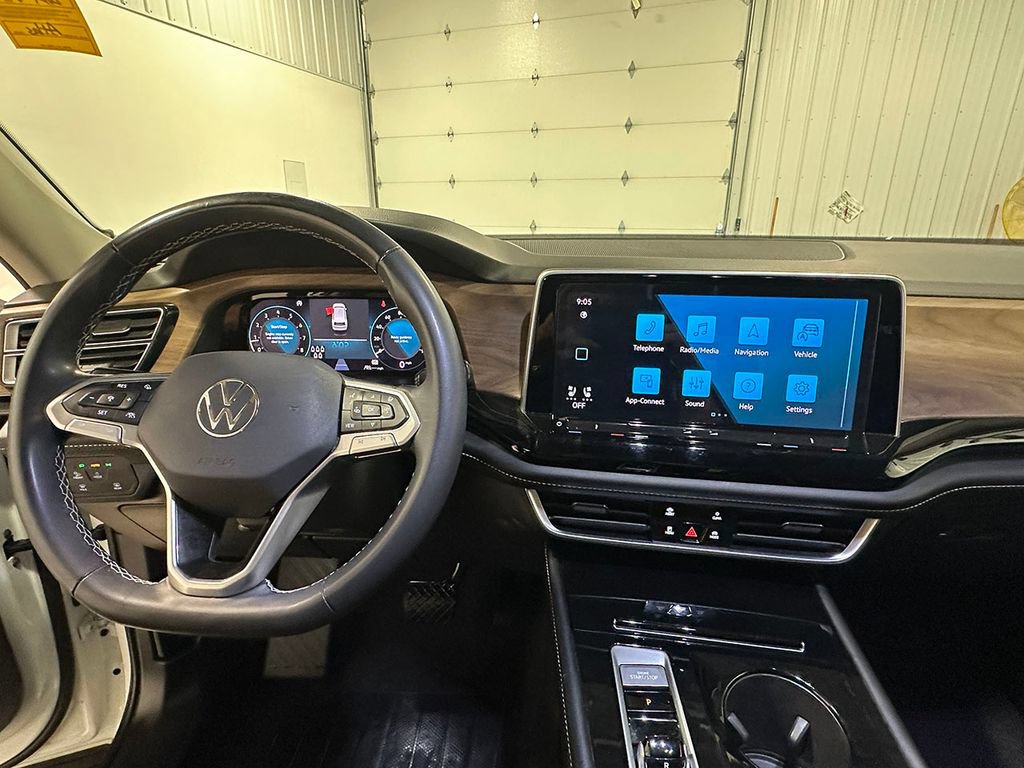 Used 2024 Volkswagen Atlas SE w/ Panoramic Sunroof Package AWD/4WD image 43
