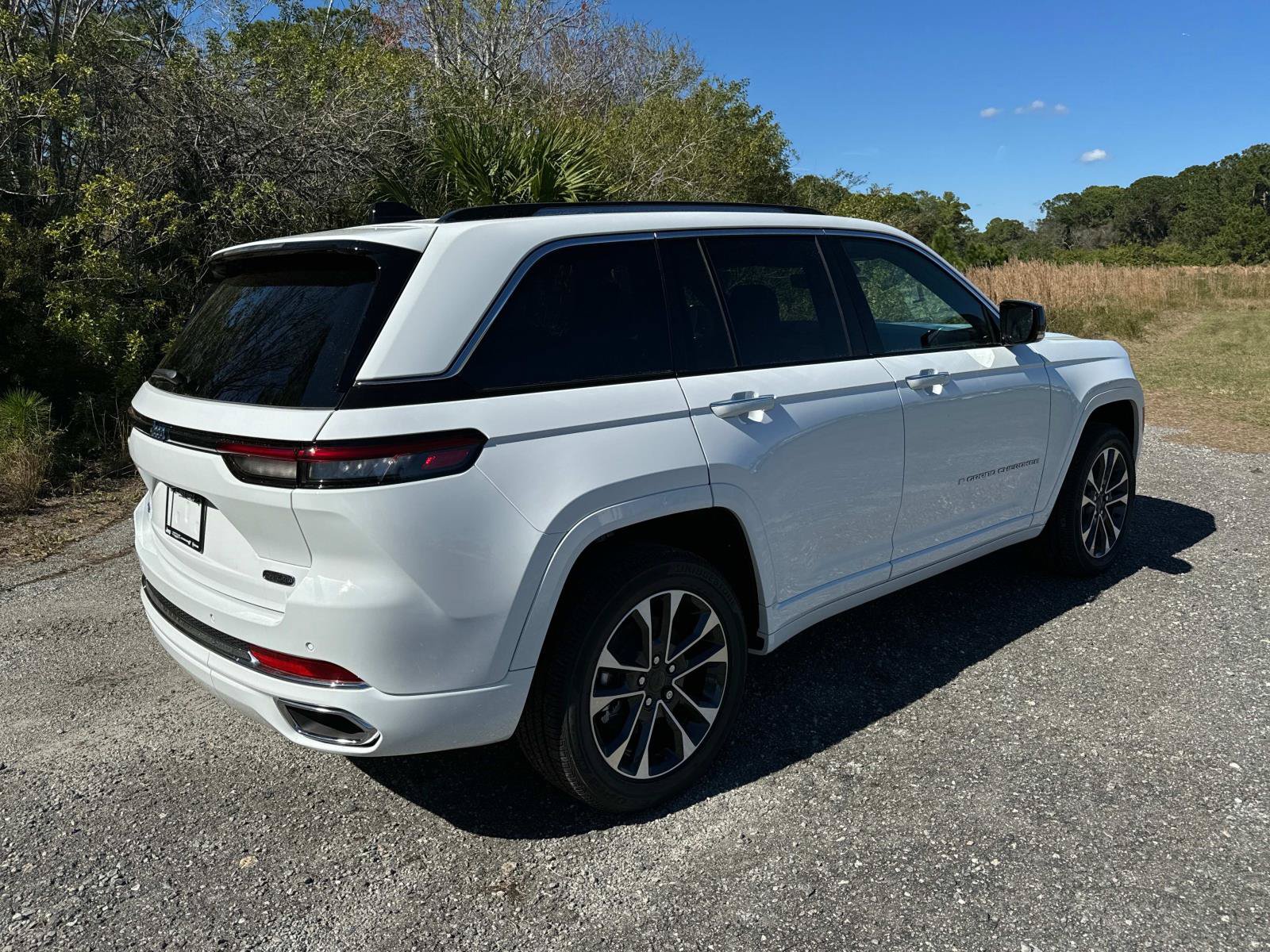 New 2024 Jeep Grand Cherokee Overland w/ Trailer Tow Package AWD/4WD image 3