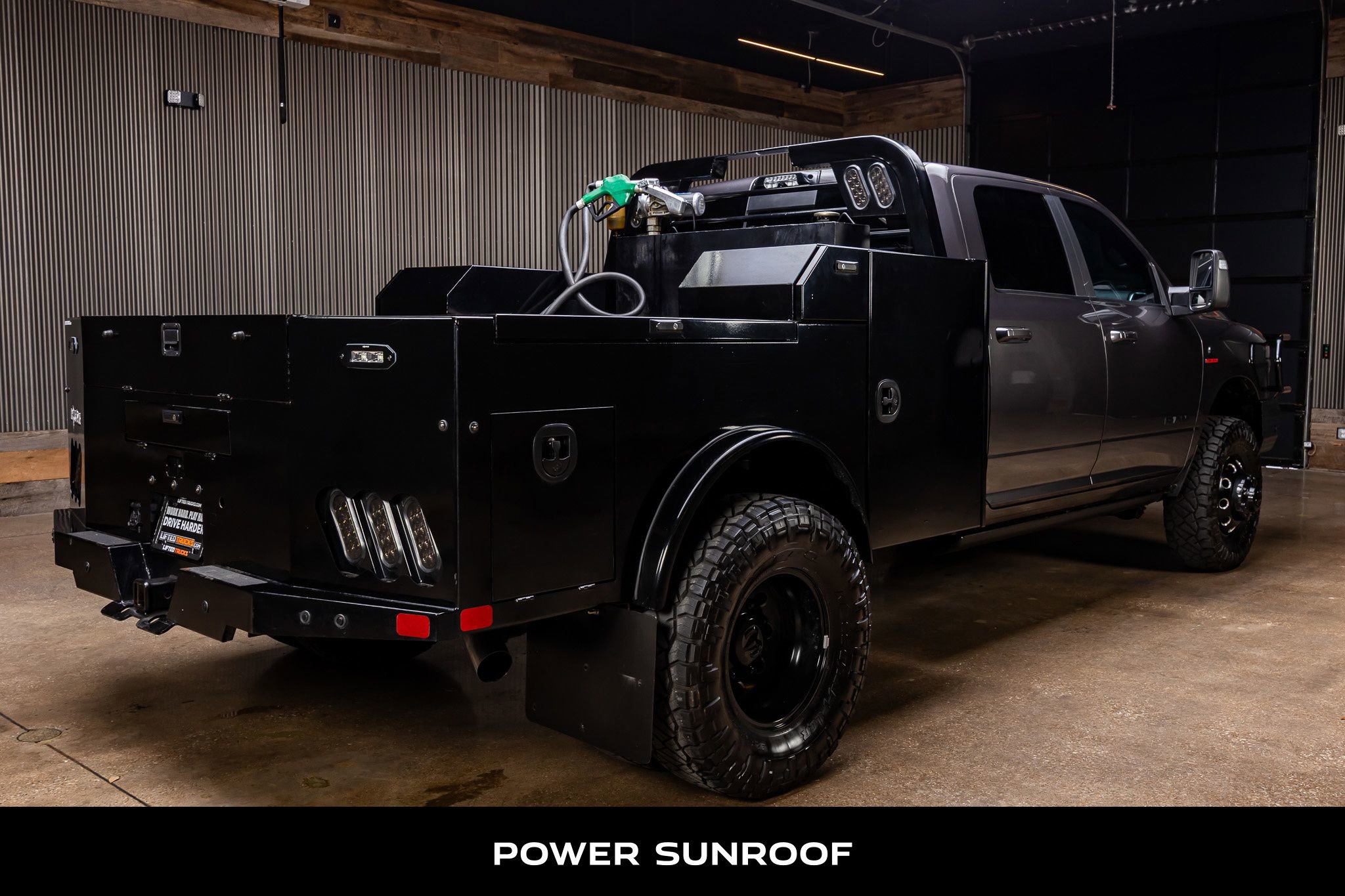 Used 2025 RAM 3500 Laramie AWD/4WD image 9
