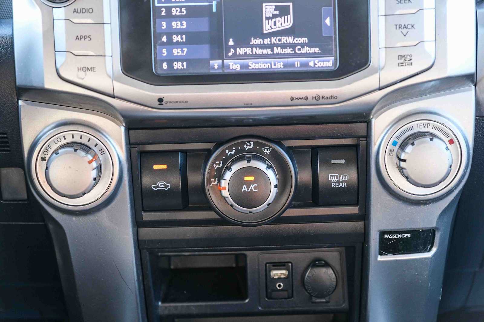 Used 2017 Toyota 4Runner SR5 AWD/4WD image 15