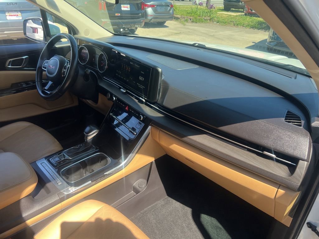 Used 2022 Kia Carnival EX FWD image 20
