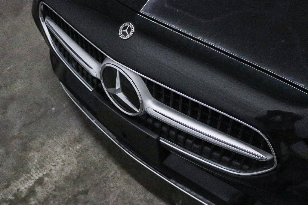 Used 2025 Mercedes-Benz C 300 4MATIC Sedan image 9