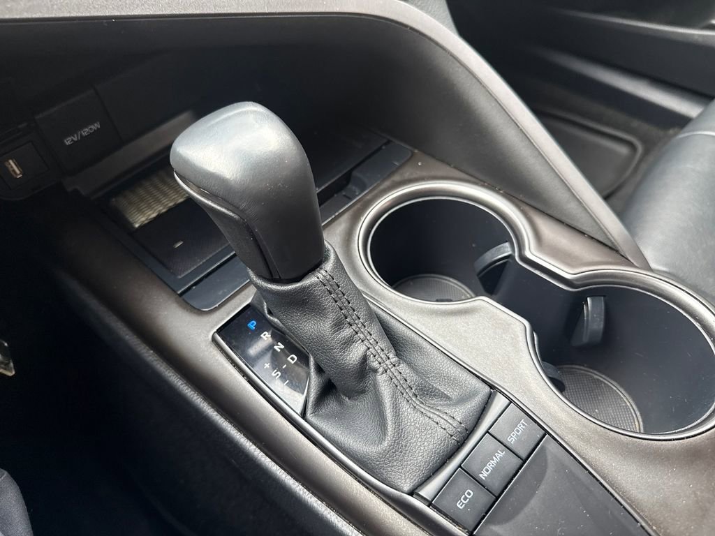 Used 2024 Toyota Camry SE image 25