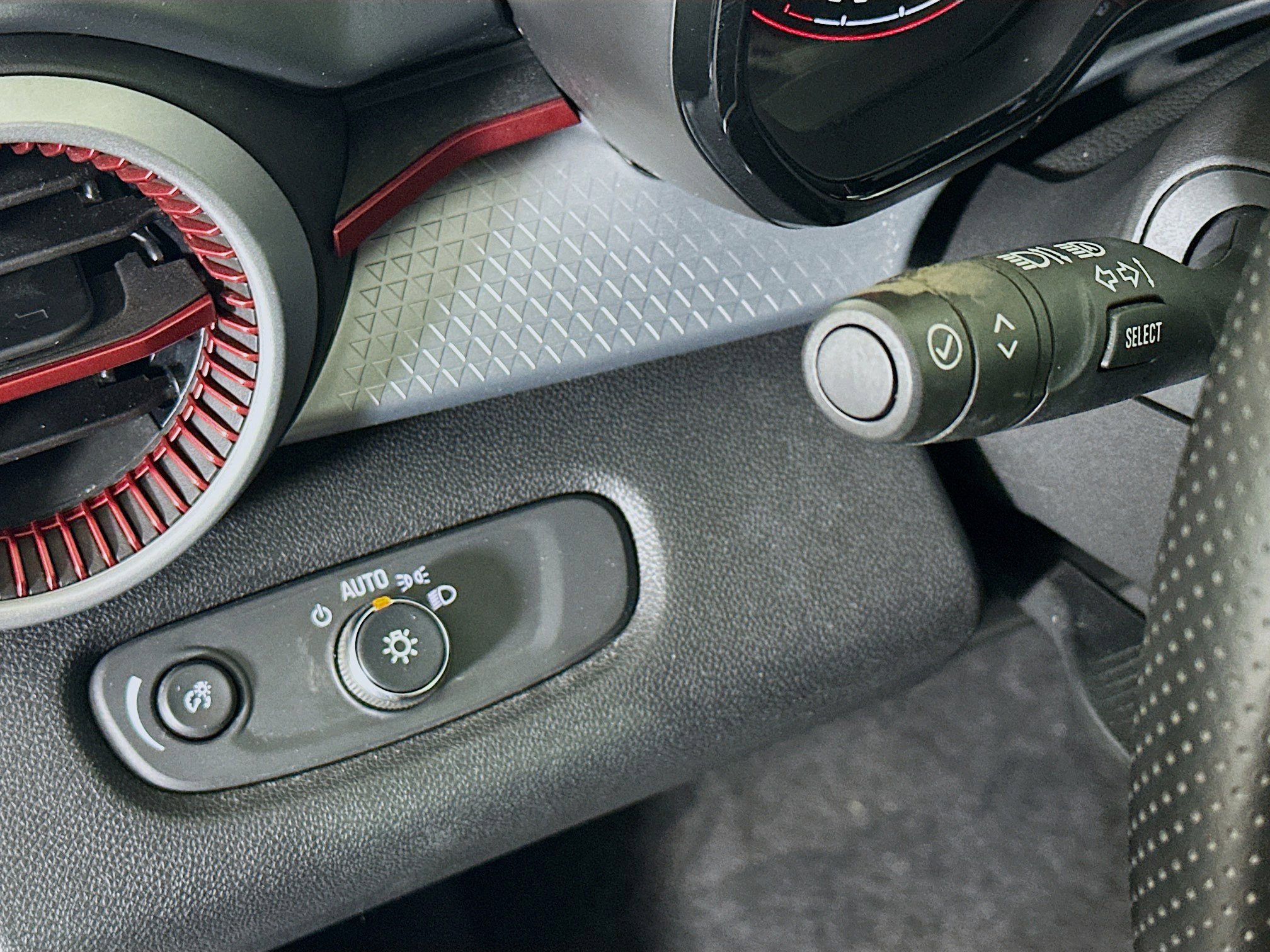 Used 2024 Chevrolet Trax RS image 16