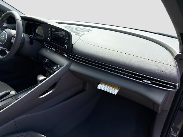 Certified 2026 Hyundai Elantra Sport FWD image 29
