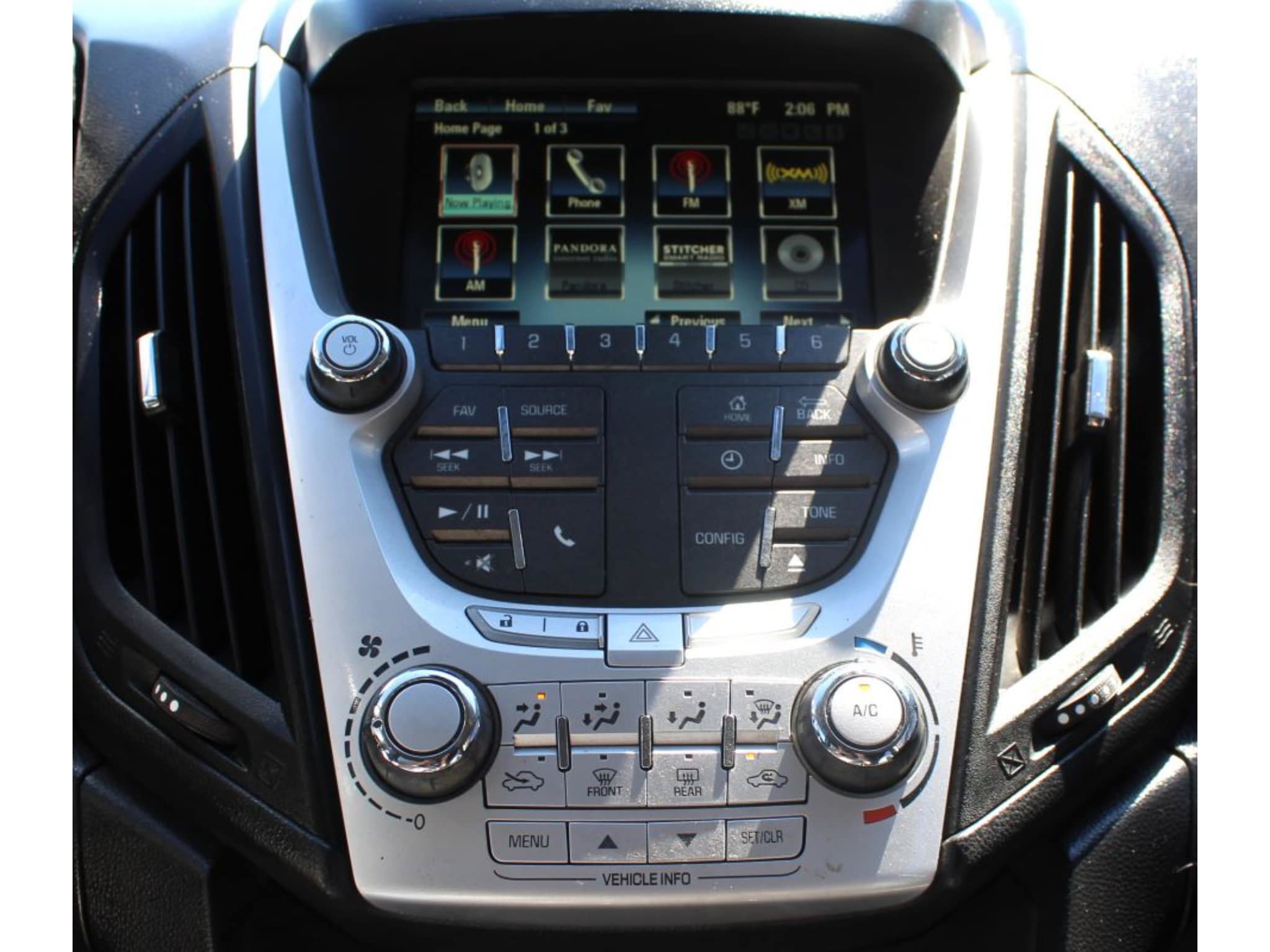 Used 2015 Chevrolet Equinox LT FWD image 11