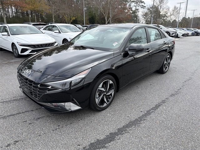 Certified 2022 Hyundai Elantra Limited image 3