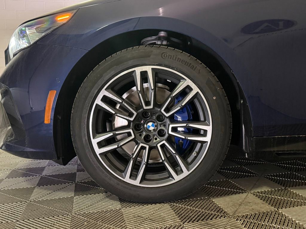 New 2026 BMW 530i xDrive w/ M Sport Package image 9
