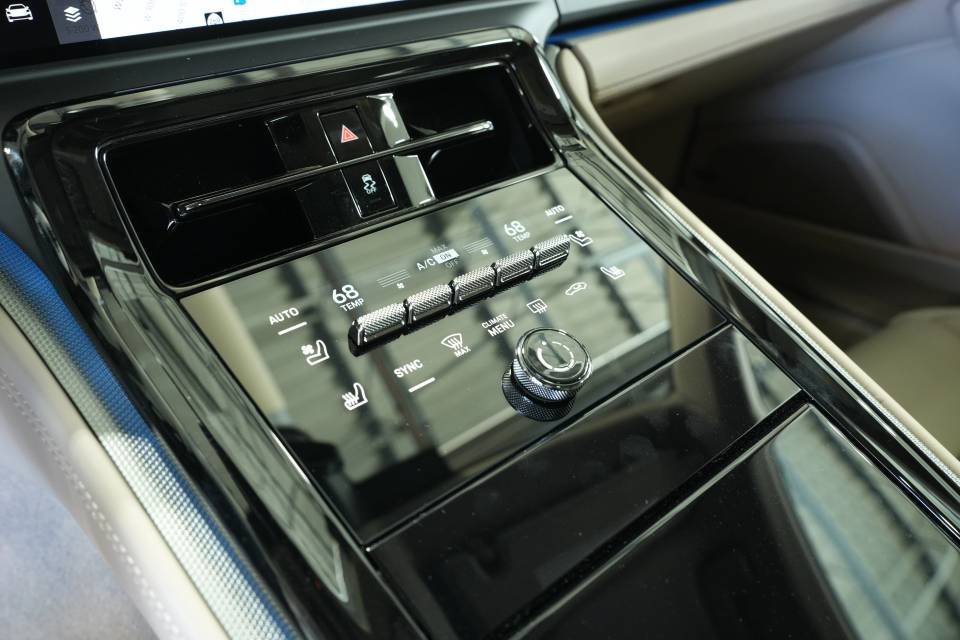 Certified 2025 Porsche Panamera 4 AWD/4WD image 23
