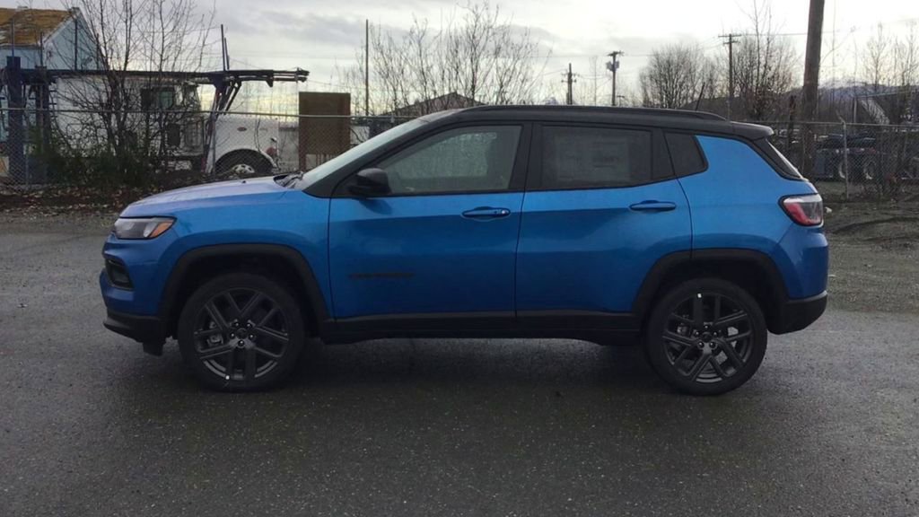 New 2026 Jeep Compass Limited w/ Sun, Sound & Navigation Group AWD/4WD image 5
