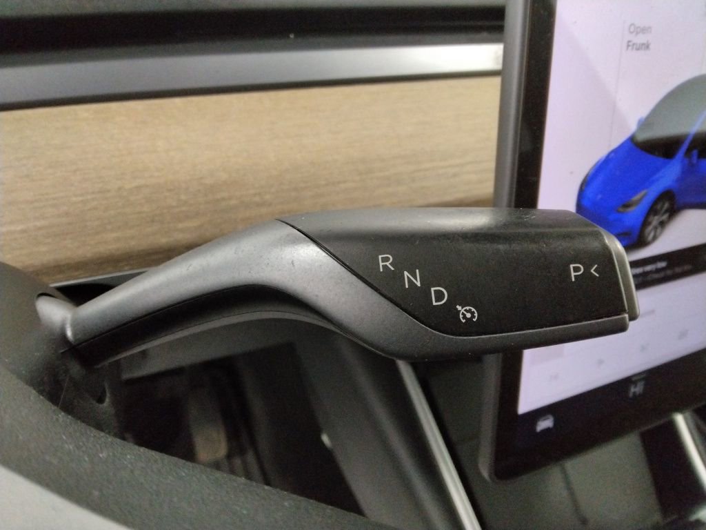 Used 2021 Tesla Model Y Long Range image 17