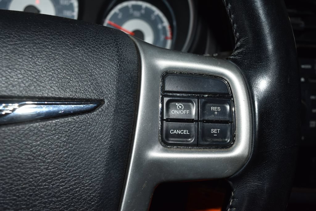 Used 2012 Chrysler 200 Touring FWD image 9