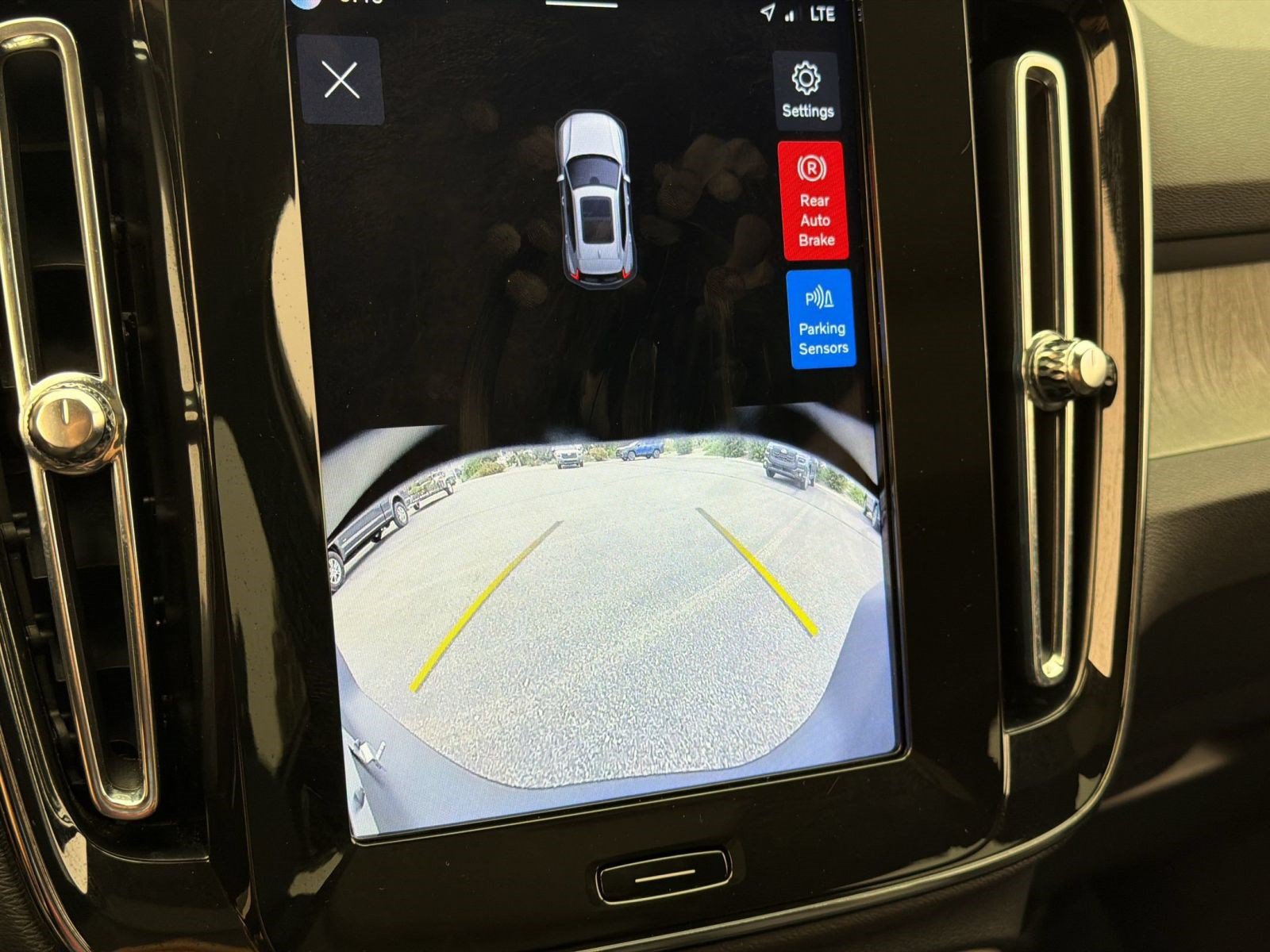 Used 2025 Volvo XC40 B5 Core AWD/4WD image 19