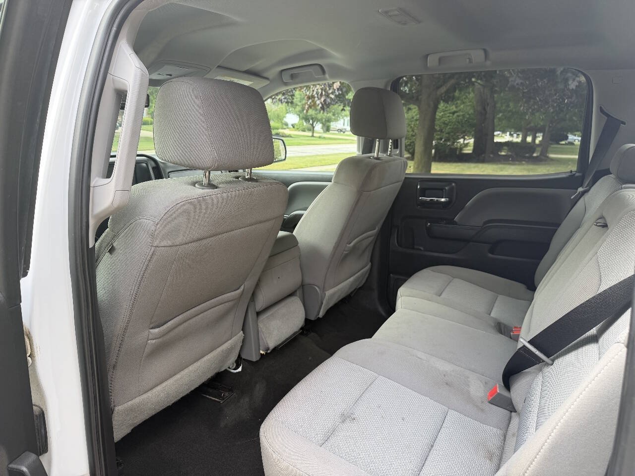 Used 2018 Chevrolet Silverado 1500 Custom w/ Custom Value Package AWD/4WD image 9