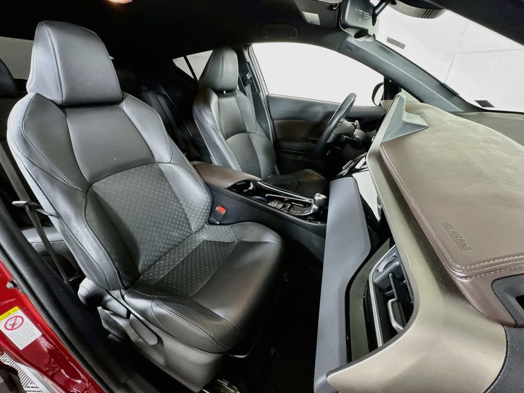 Used 2019 Toyota C-HR Limited FWD image 27