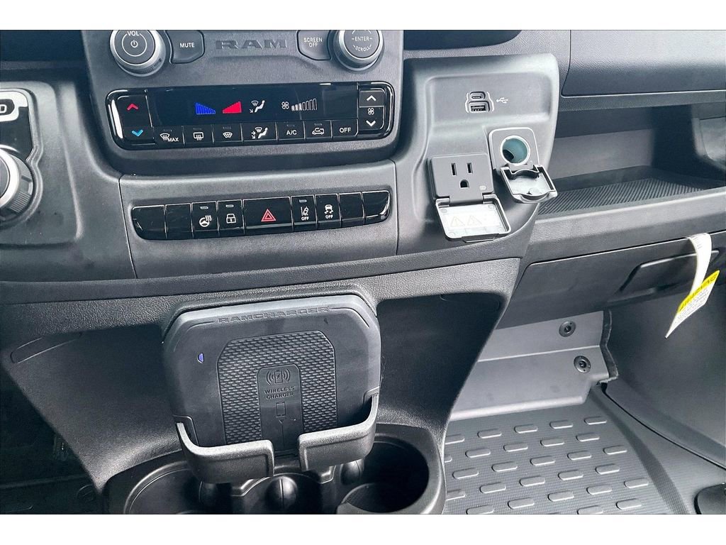 Used 2024 RAM ProMaster 3500 w/ Delivery Van Package image 31