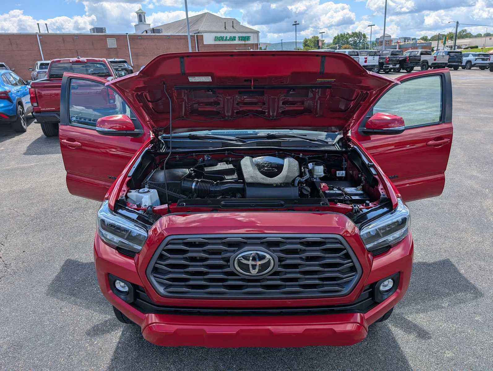 Used 2021 Toyota Tacoma TRD Sport w/ Technology Package AWD/4WD image 12