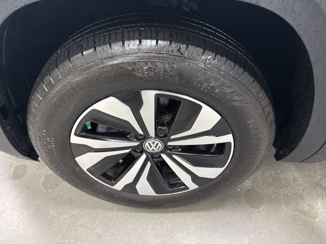 Used 2024 Volkswagen Atlas SE image 30