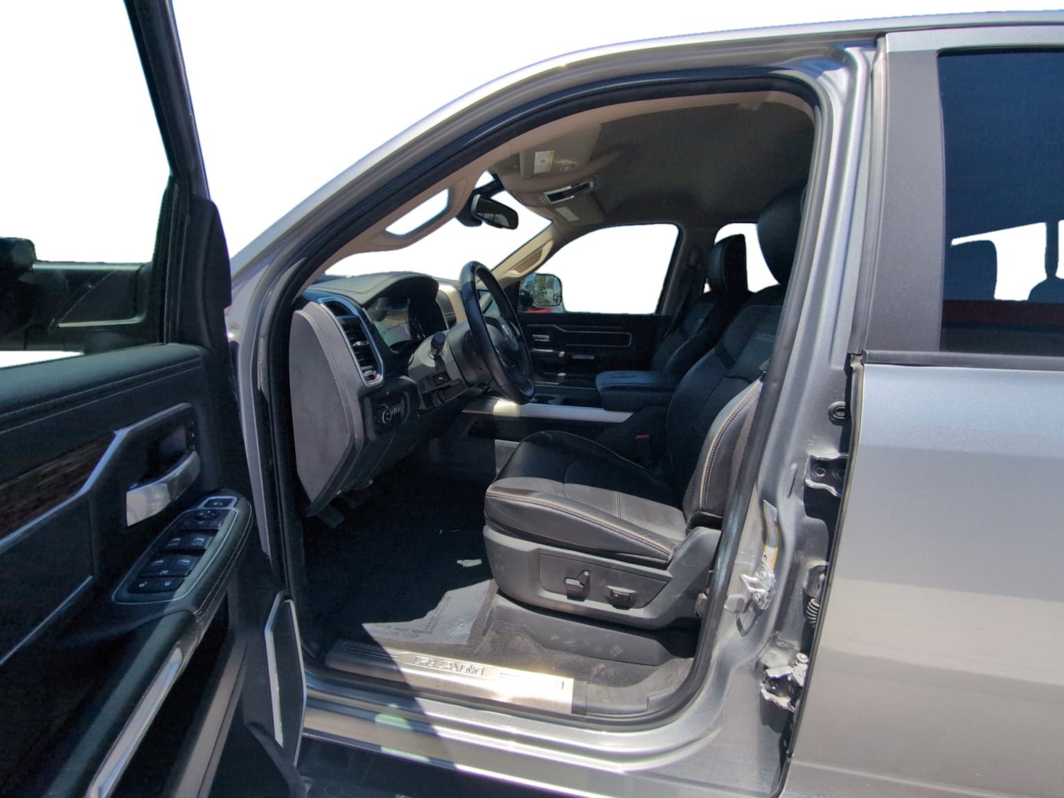 Used 2019 RAM 2500 Laramie AWD/4WD image 10