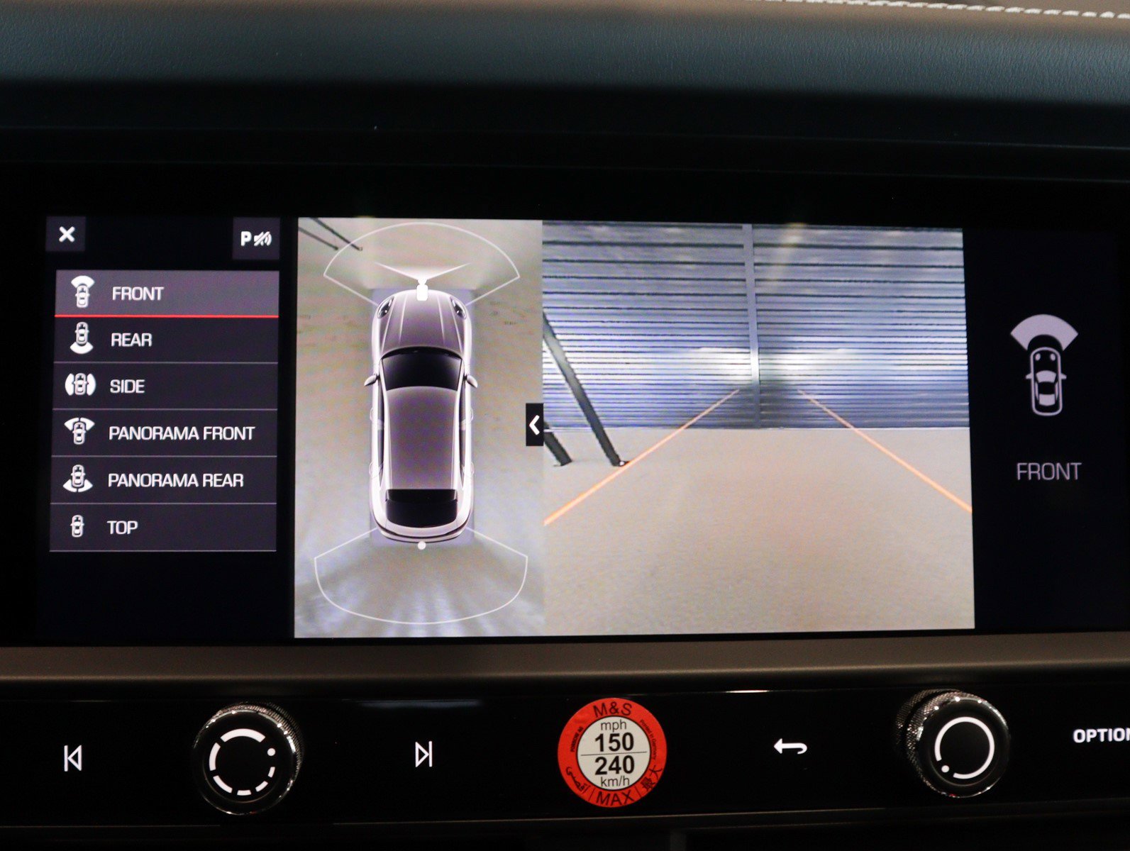 Certified 2025 Porsche Macan GTS image 18