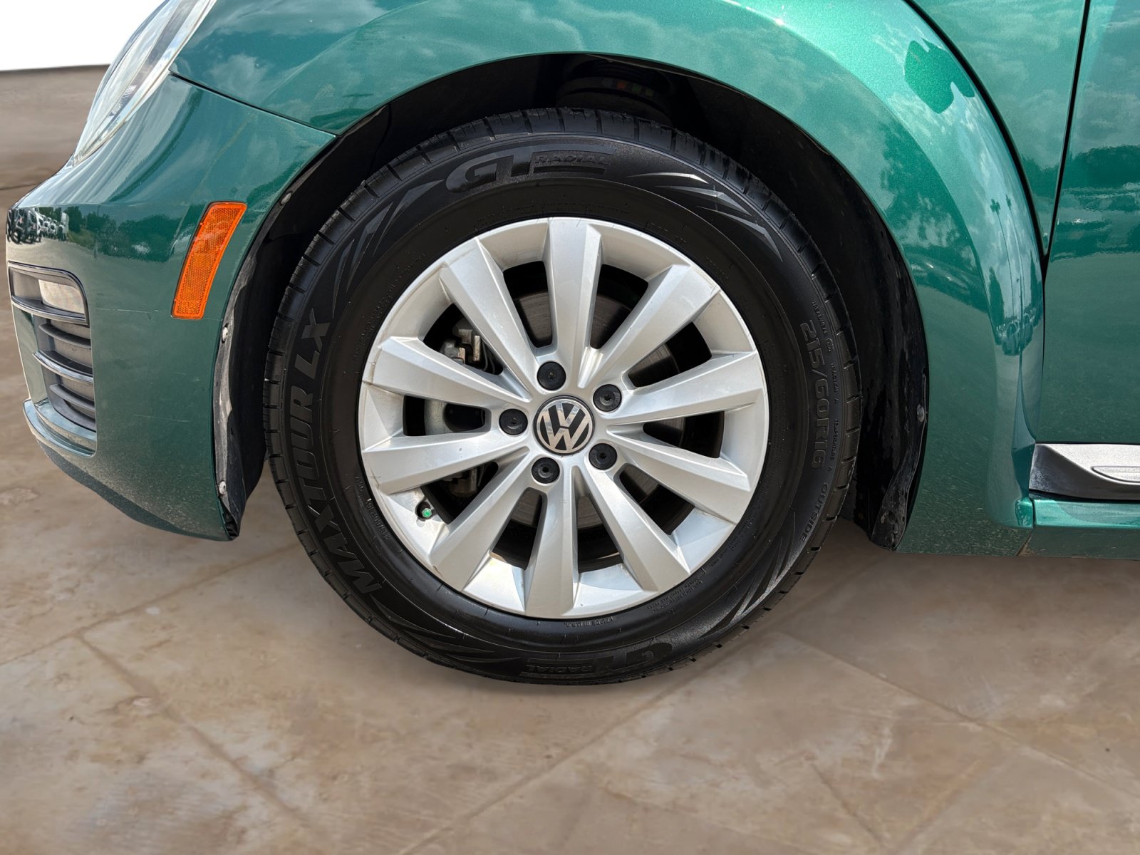 Used 2018 Volkswagen Beetle 2.0T S FWD image 24
