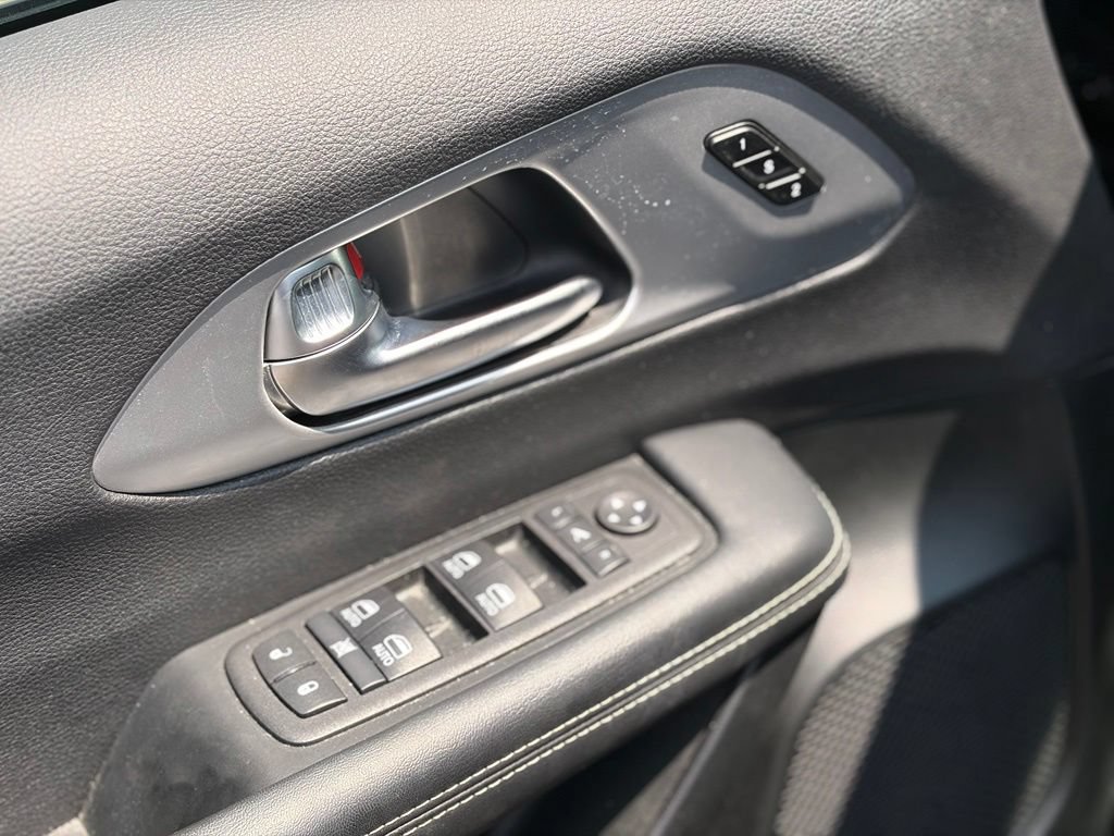 Certified 2025 Chrysler Pacifica Limited FWD image 21