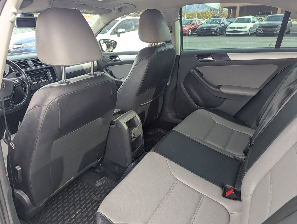 Used 2015 Volkswagen Jetta SEL Premium image 29
