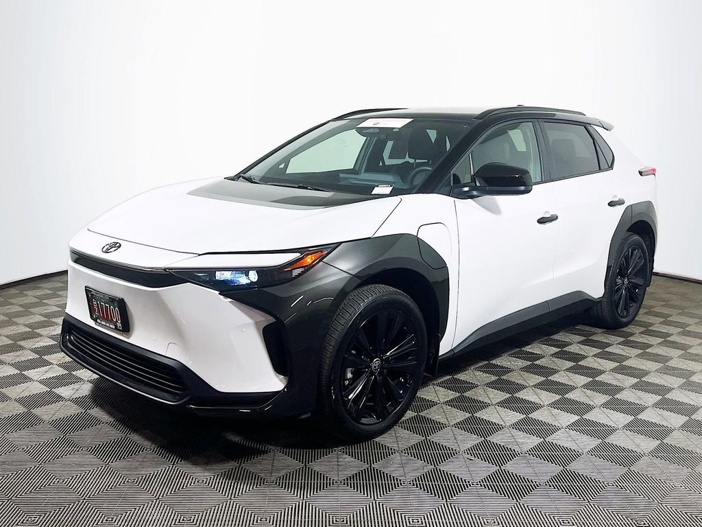 Certified 2025 Toyota bZ4X AWD image 4