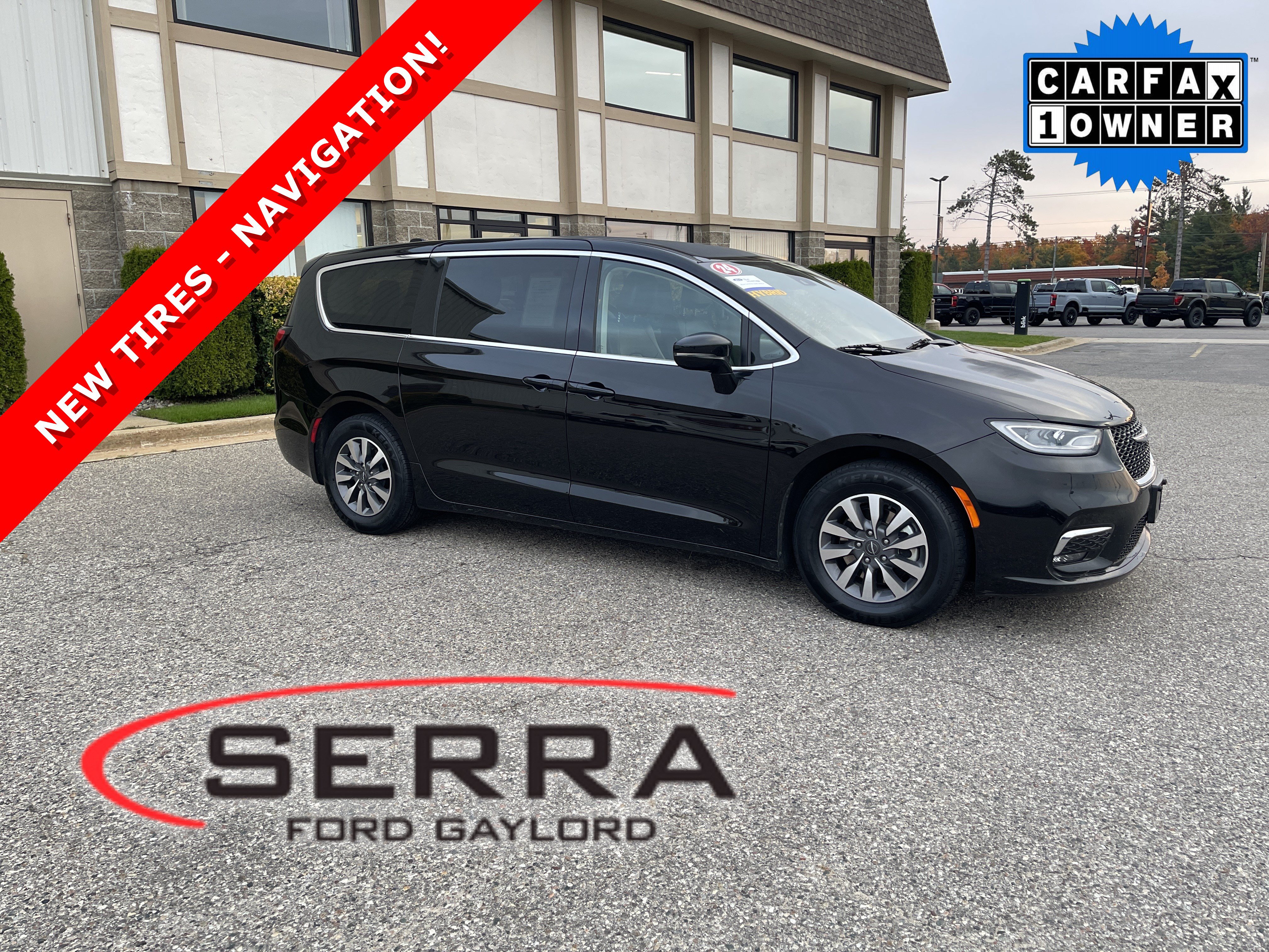 Used 2024 Chrysler Pacifica Limited