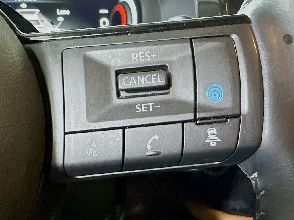 Used 2023 Nissan Pathfinder Platinum AWD/4WD image 25