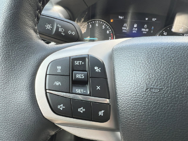 Used 2023 Ford Explorer XLT w/ Equipment Group 202A AWD/4WD image 27