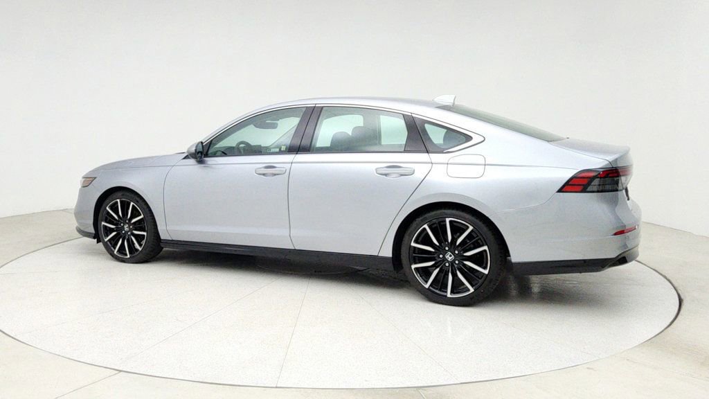 Used 2023 Honda Accord Touring image 7