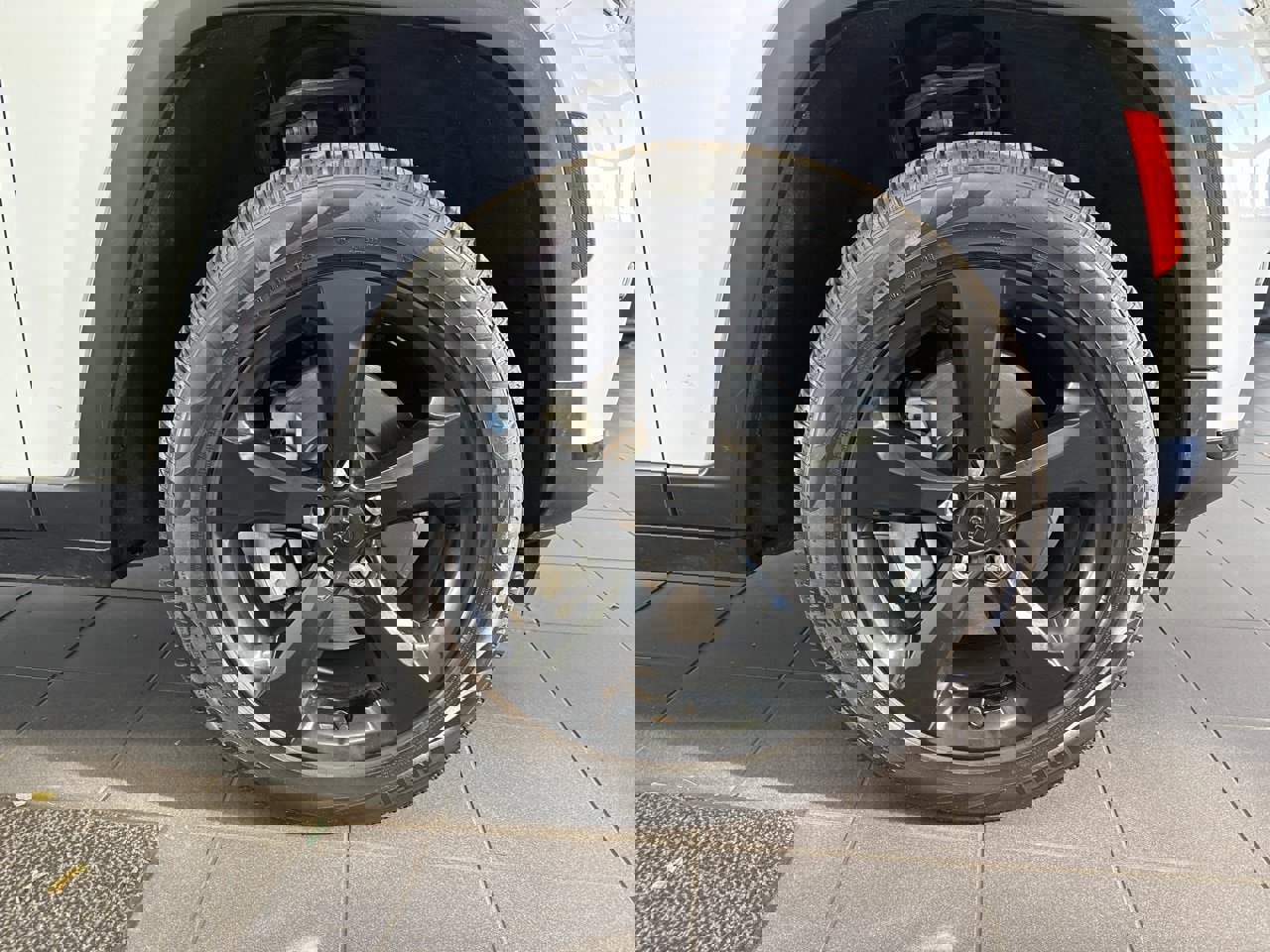 Used 2023 Jeep Grand Cherokee L Limited w/ Black Appearance Package image 57