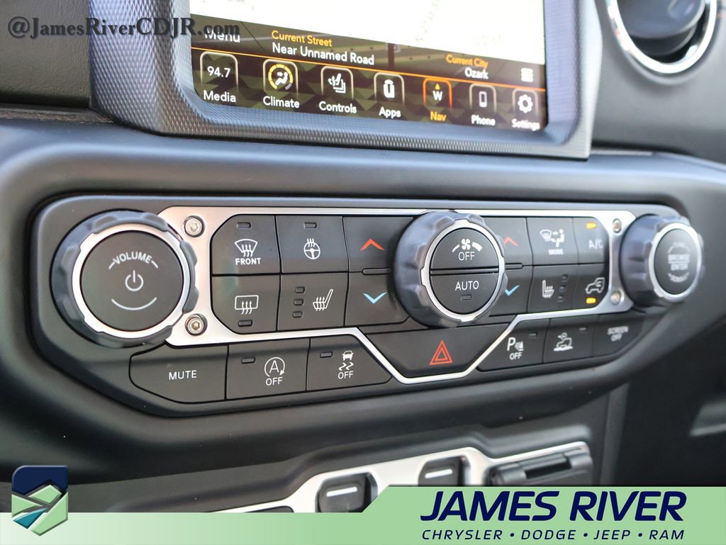 Used 2023 Jeep Wrangler Altitude image 36