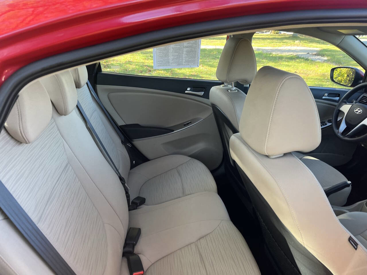 Used 2016 Hyundai Accent SE image 31