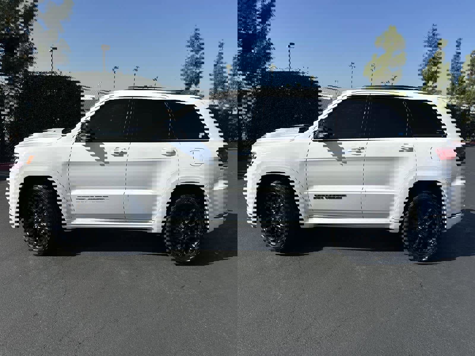 Used 2020 Jeep Grand Cherokee Limited X image 3