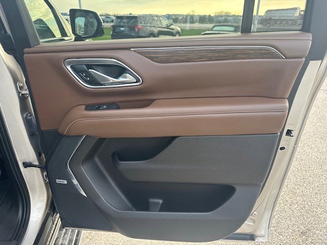 Used 2021 Chevrolet Suburban High Country AWD/4WD image 43