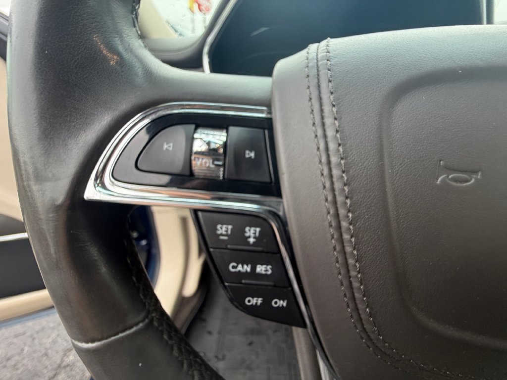 Used 2017 Lincoln Continental Select w/ Climate Package FWD image 15