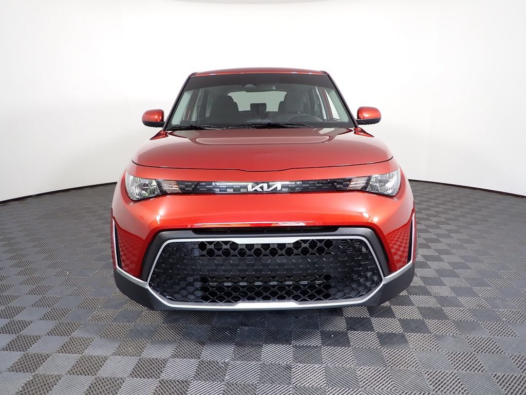 Used 2025 Kia Soul LX FWD image 7