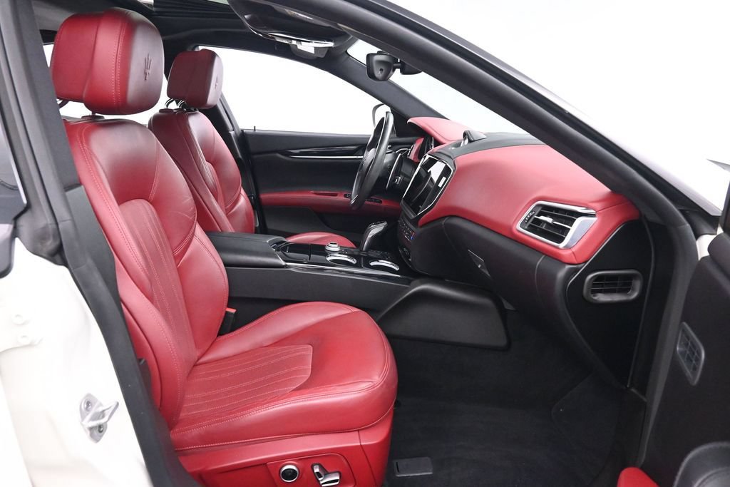 Used 2022 Maserati Ghibli Modena RWD image 39