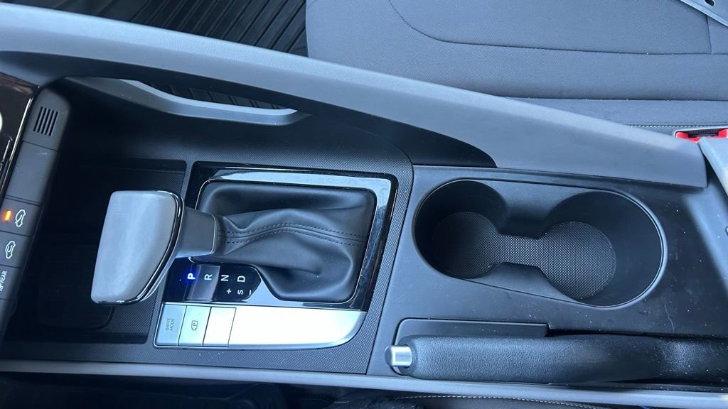 Used 2025 Hyundai Elantra Sport image 18